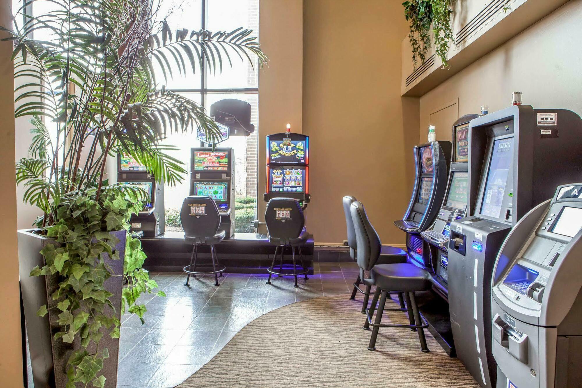 Hotel Quality & - Chicago 2*