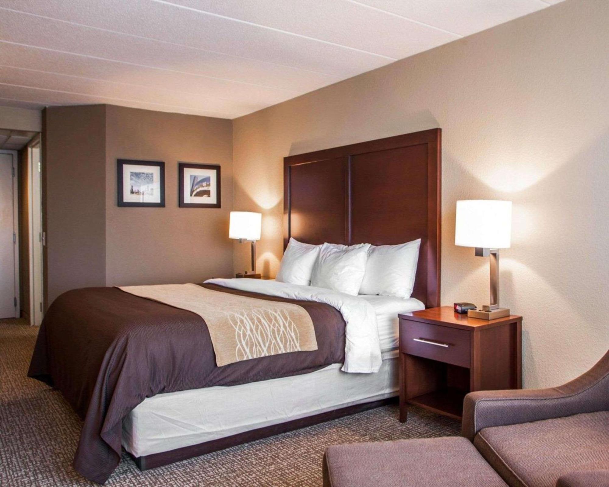Quality & - Chicago Hotel